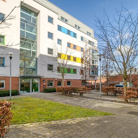 Bright & Central Studio In Luton, Sleeps 2 Luton  Exterior photo