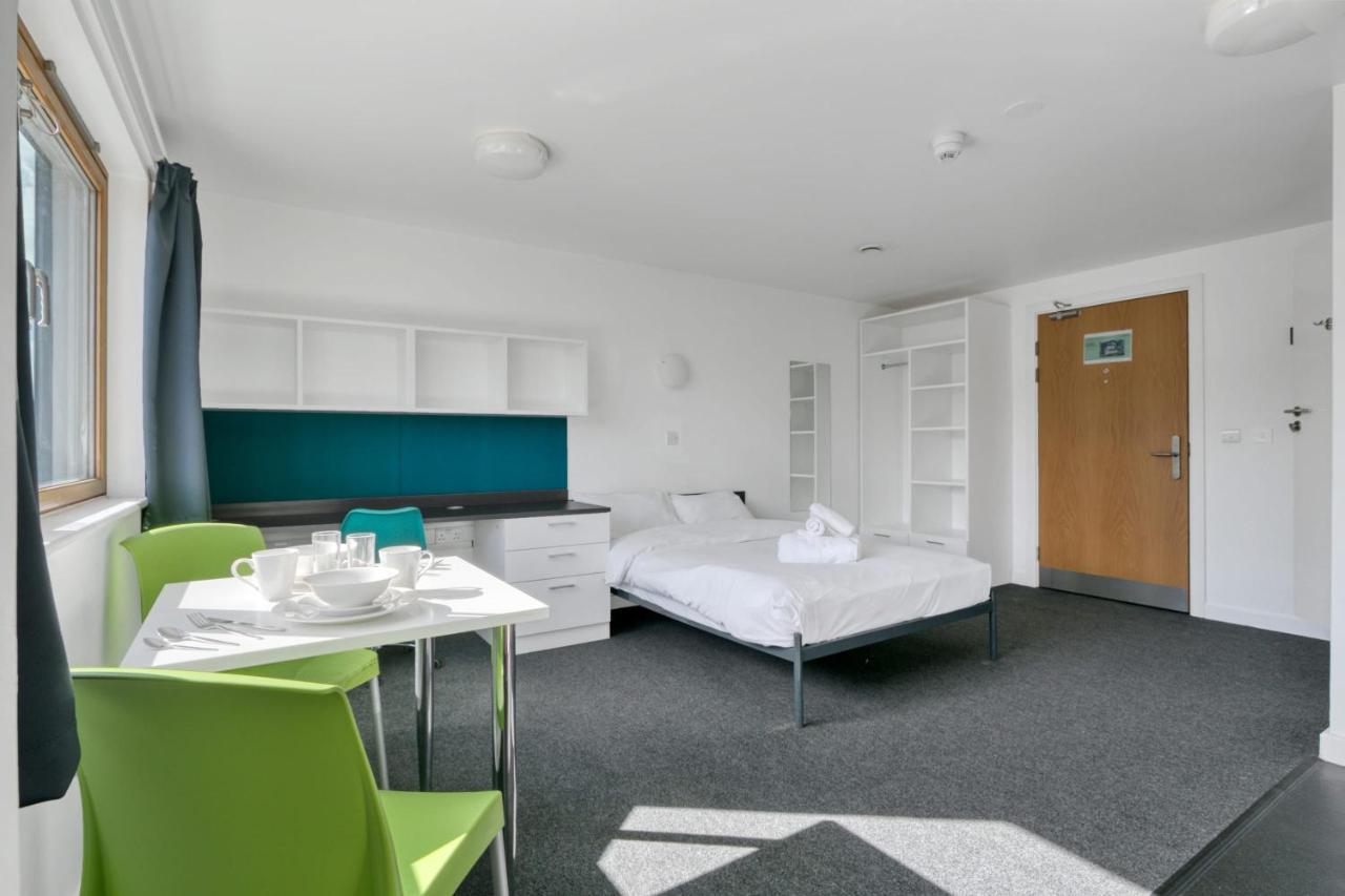 Bright & Central Studio In Luton, Sleeps 2 Luton  Exterior photo